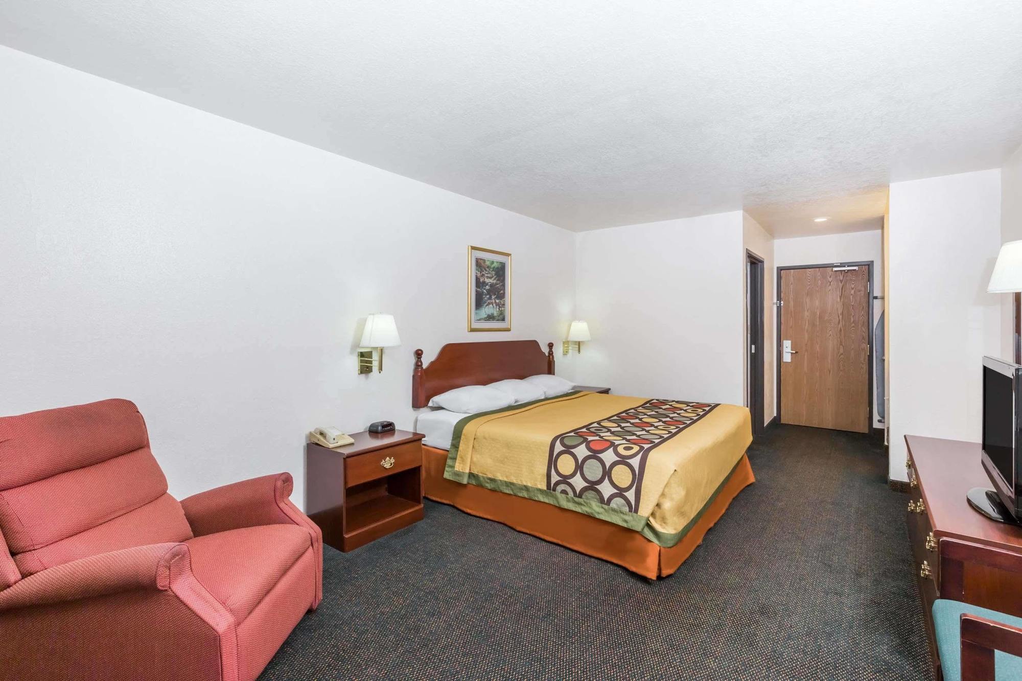 Super 8 By Wyndham Holton Motel Exterior photo